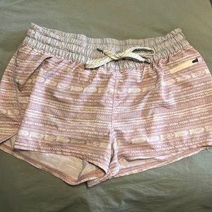 Vuori shorts like new!